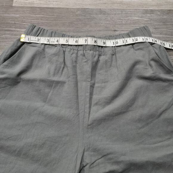 Emery Rose Green Elastic Waist & Pockets Capri Pants - Picture 4 of 6